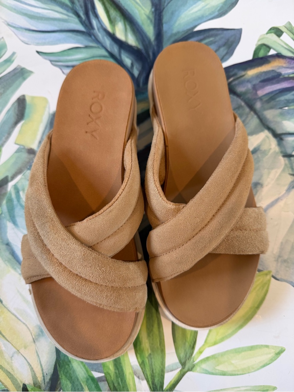 Roxy Women's Tan Suede Criss-Cross Strap Platform Sandals